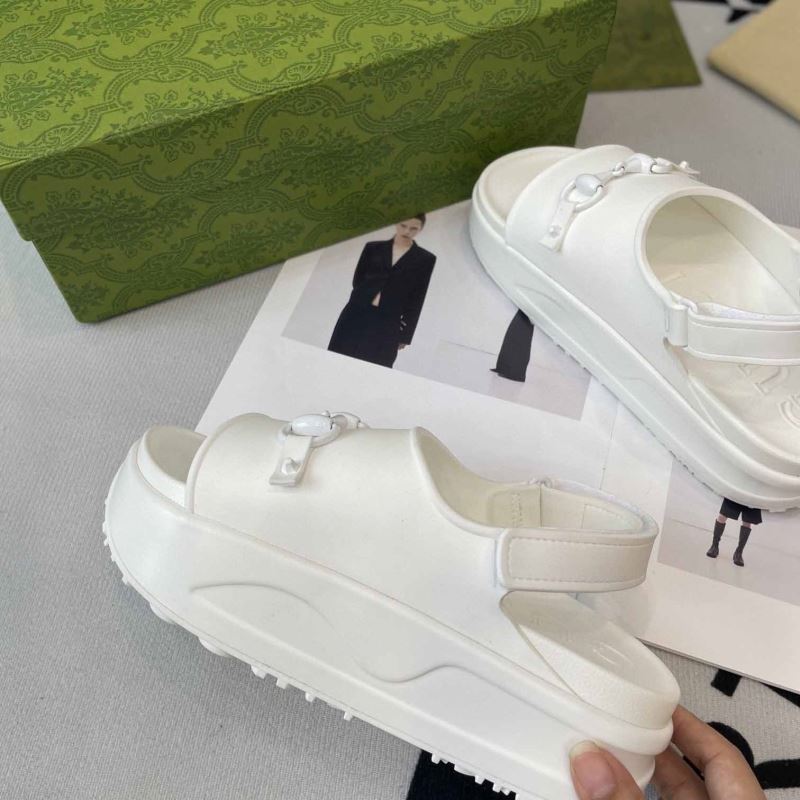 G*u*i sandals